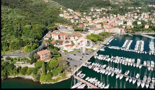 terreno edificabile in vendita a Portovenere in zona Fezzano