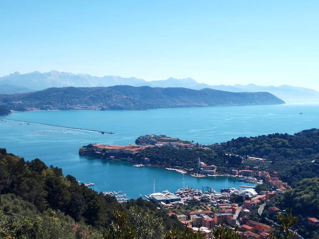 casa indipendente in vendita a Portovenere in zona Le Grazie