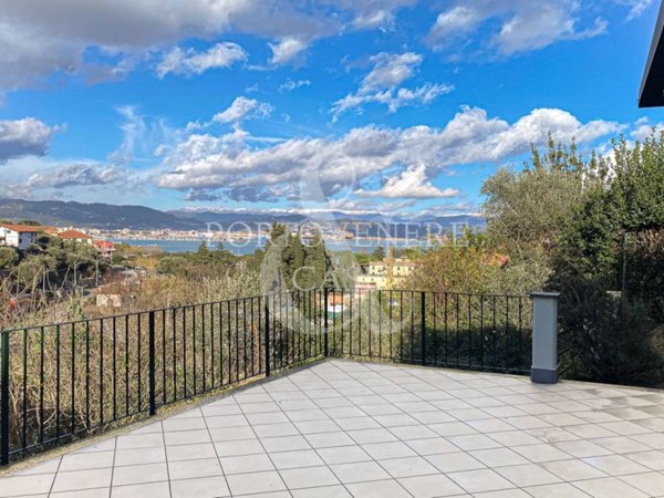 appartamento in vendita a Portovenere in zona Fezzano