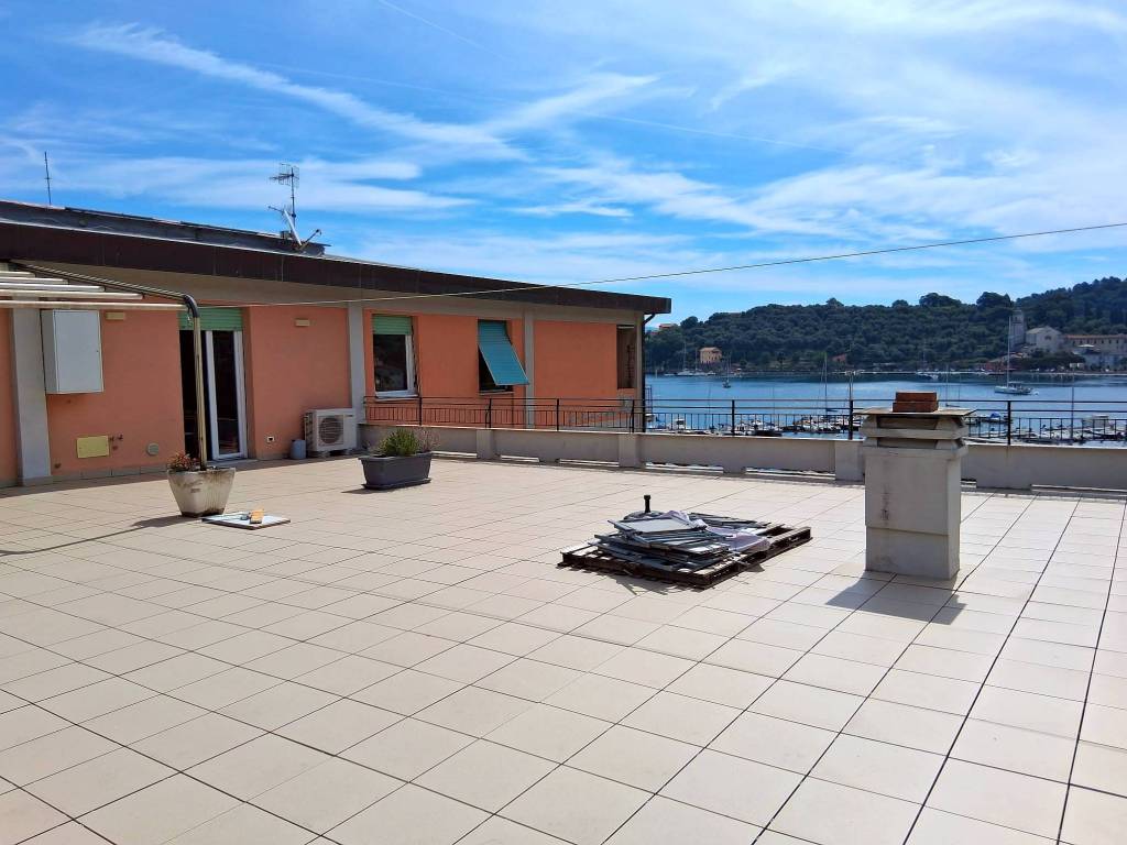 appartamento in vendita a Portovenere in zona Le Grazie