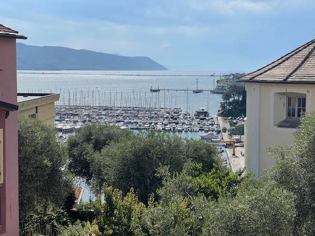 appartamento in vendita a Portovenere in zona Fezzano