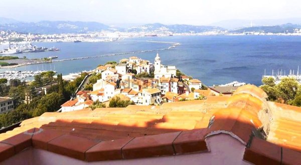 casa indipendente in vendita a Portovenere in zona Fezzano