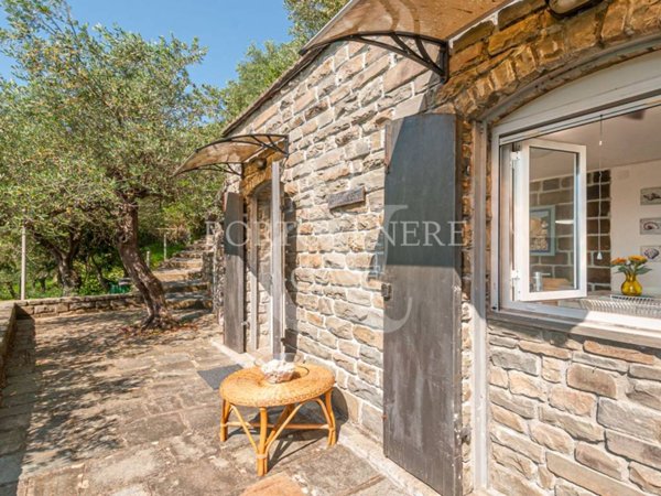 casa indipendente in vendita a Portovenere in zona Le Grazie