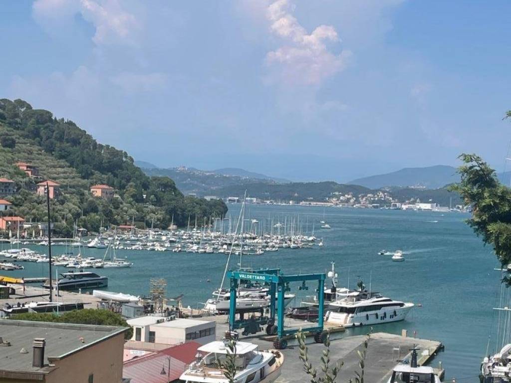 appartamento in vendita a Portovenere in zona Fezzano