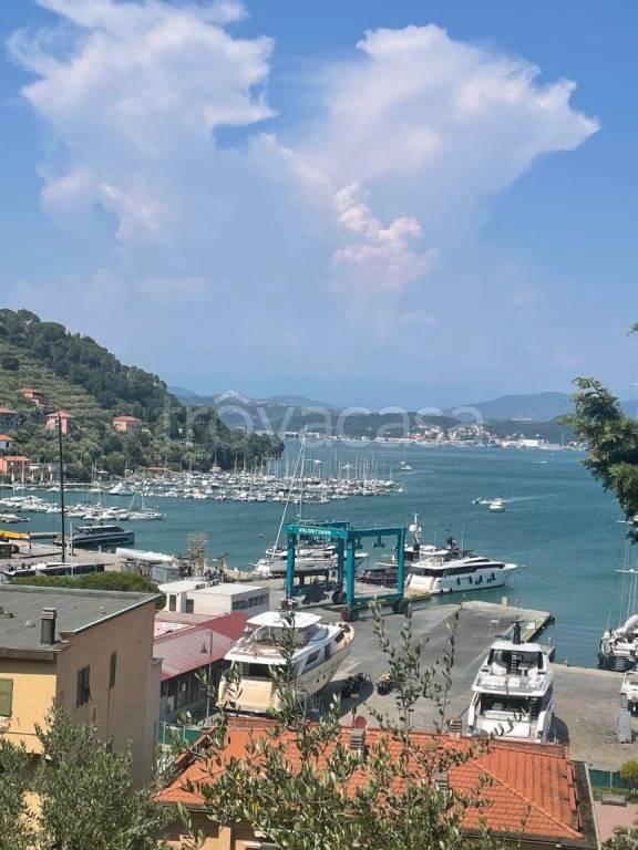 appartamento in vendita a Portovenere in zona Fezzano