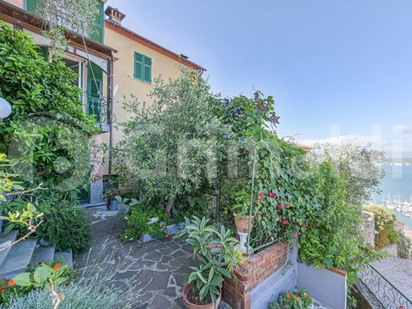 casa indipendente in vendita a Portovenere in zona Fezzano