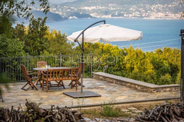 casa indipendente in vendita a Portovenere in zona Le Grazie
