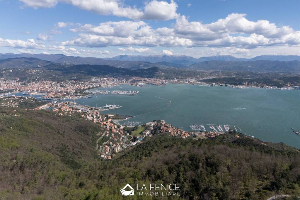 casa indipendente in vendita a Portovenere in zona Le Grazie