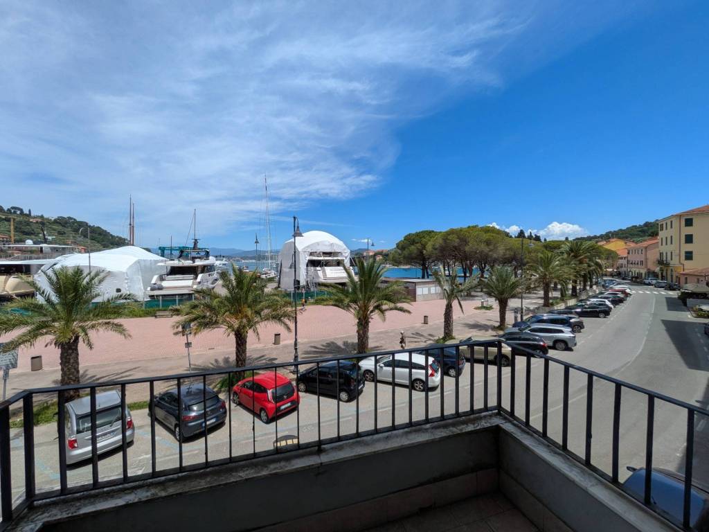 appartamento in vendita a Portovenere in zona Le Grazie
