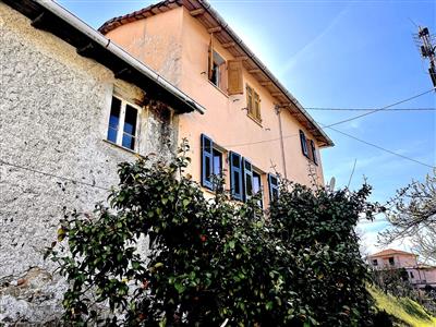 casa indipendente in vendita a Riccò del Golfo di Spezia