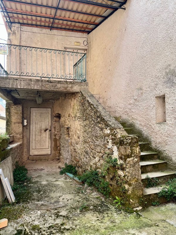 casa indipendente in vendita a Riccò del Golfo di Spezia
