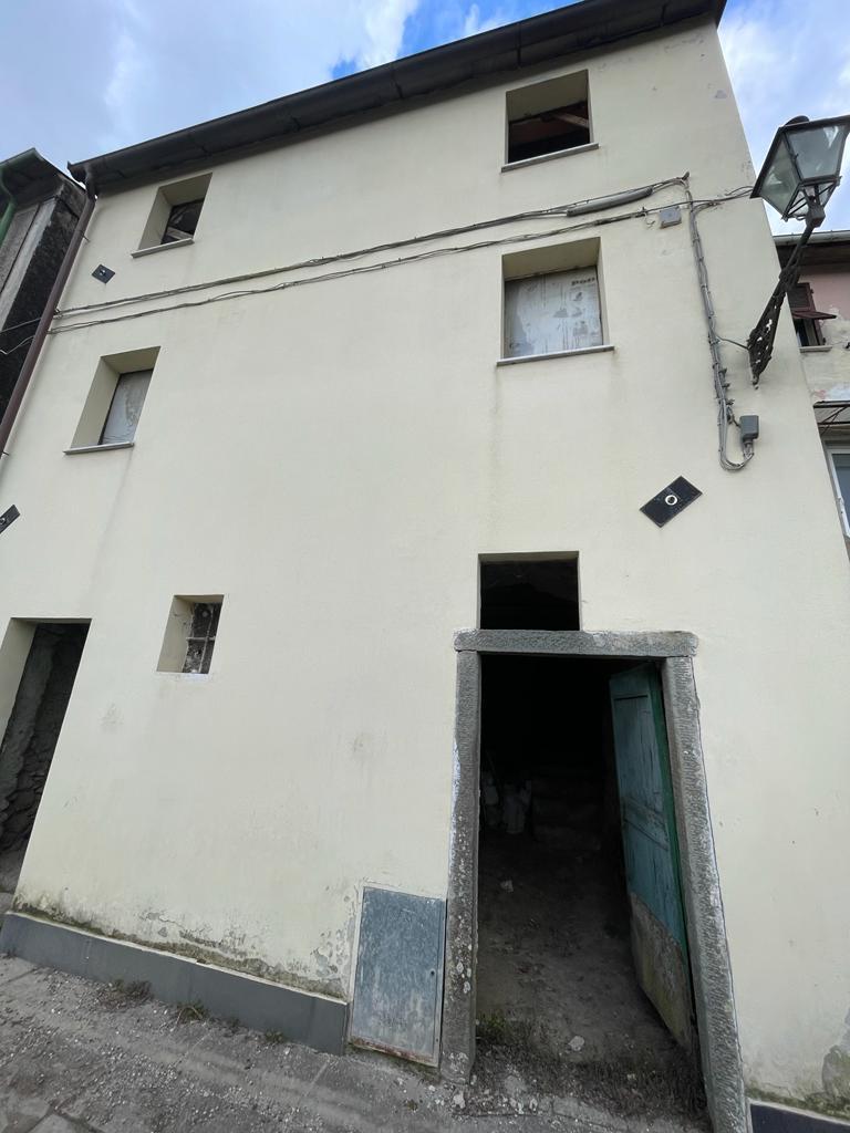 casa indipendente in vendita a Riccò del Golfo di Spezia