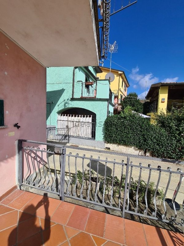 casa indipendente in vendita a Riccò del Golfo di Spezia