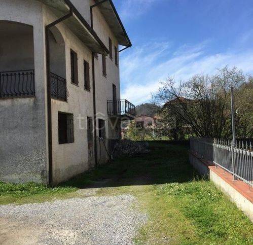 casa indipendente in vendita a Riccò del Golfo di Spezia