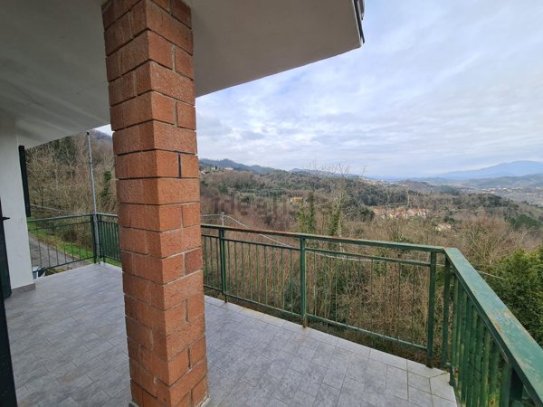 casa indipendente in vendita a Riccò del Golfo di Spezia