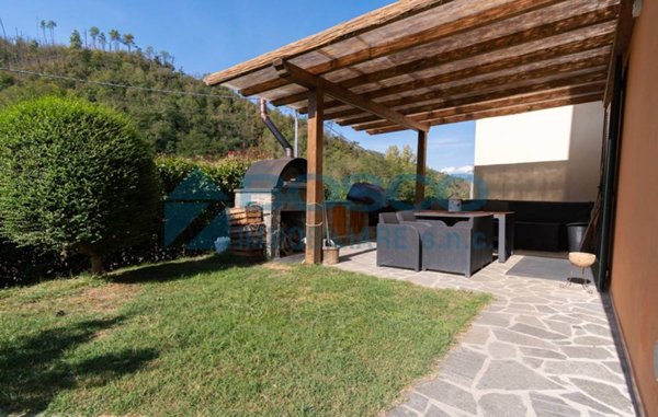casa indipendente in vendita a Riccò del Golfo di Spezia