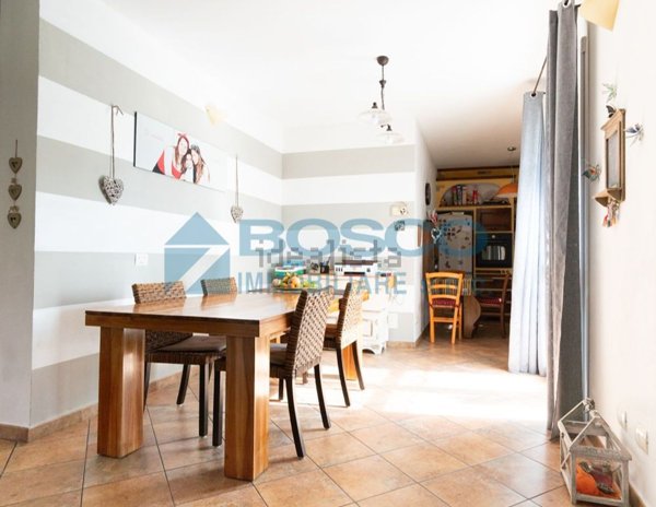 casa indipendente in vendita a Riccò del Golfo di Spezia
