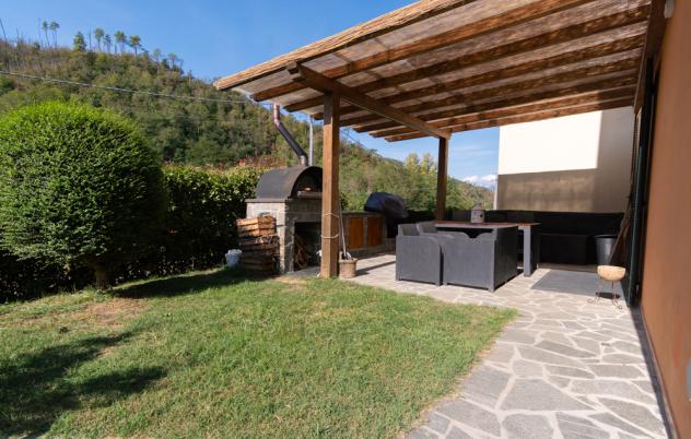 casa indipendente in vendita a Riccò del Golfo di Spezia
