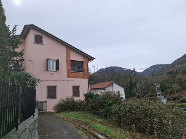 appartamento in vendita a Riccò del Golfo di Spezia in zona San Benedetto