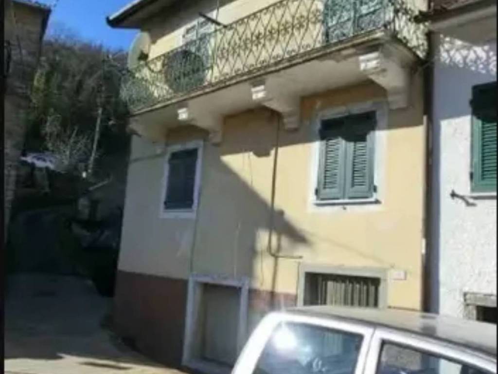 casa indipendente in vendita a Riccò del Golfo di Spezia