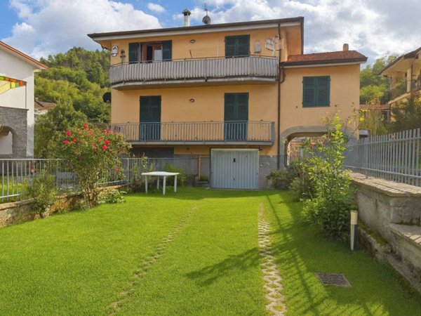 casa indipendente in vendita a Riccò del Golfo di Spezia
