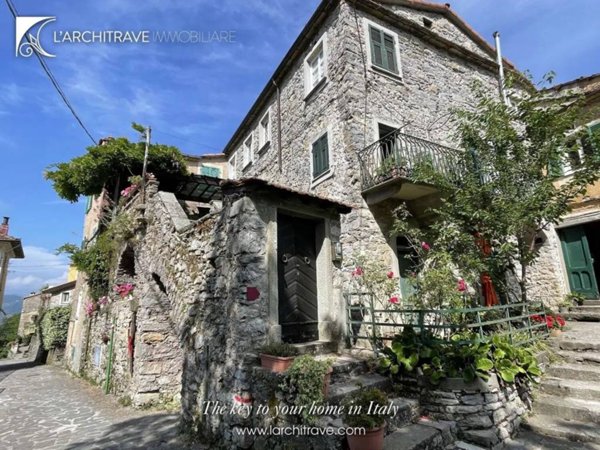 casa indipendente in vendita a Riccò del Golfo di Spezia