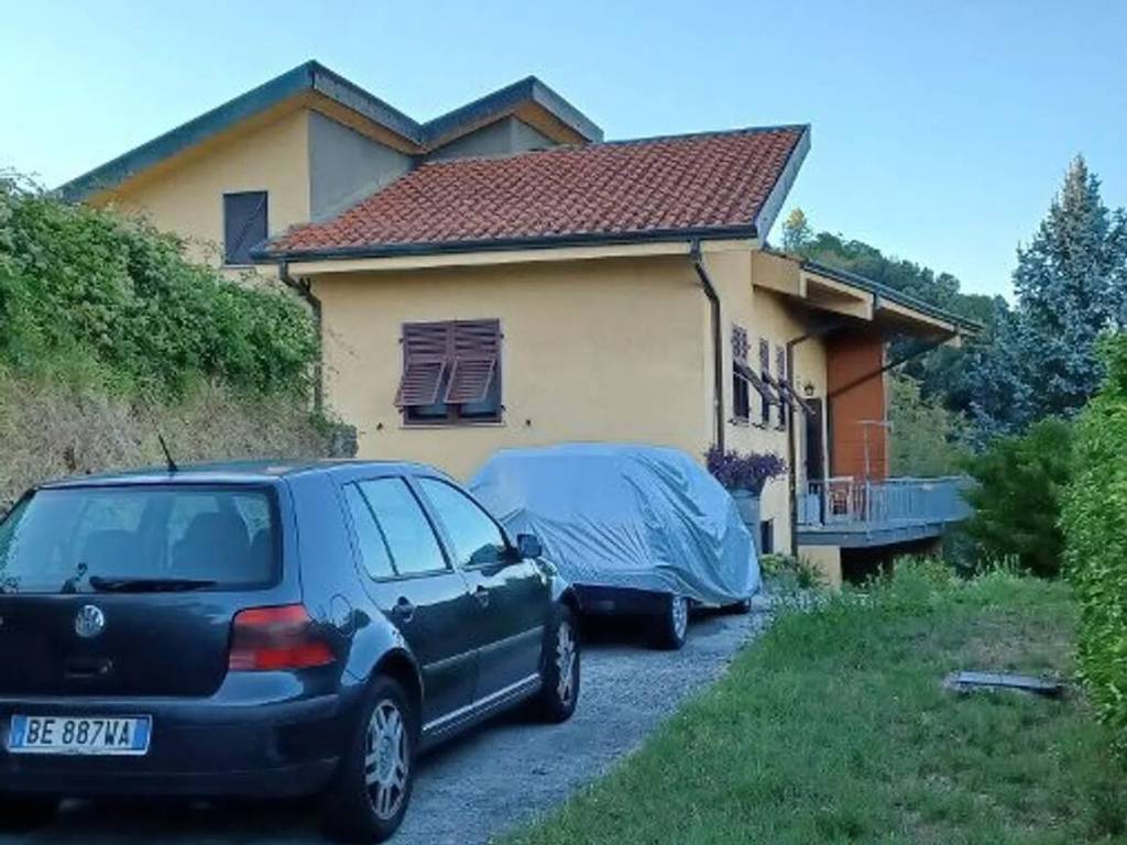 casa indipendente in vendita a Riccò del Golfo di Spezia