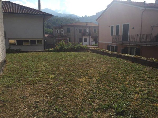 casa indipendente in vendita a Riccò del Golfo di Spezia