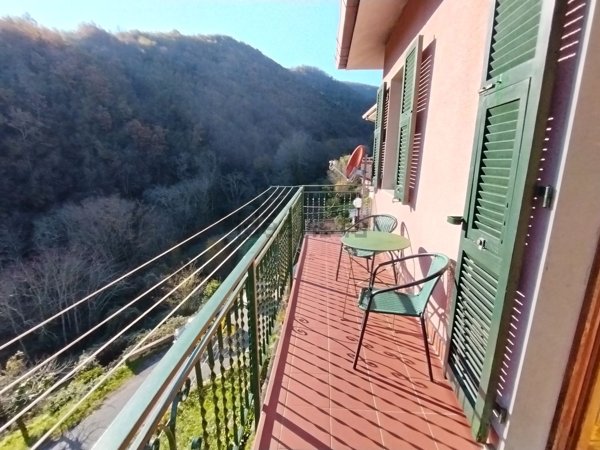 appartamento in vendita a Riccò del Golfo di Spezia in zona San Benedetto