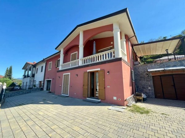 casa indipendente in vendita a Riccò del Golfo di Spezia