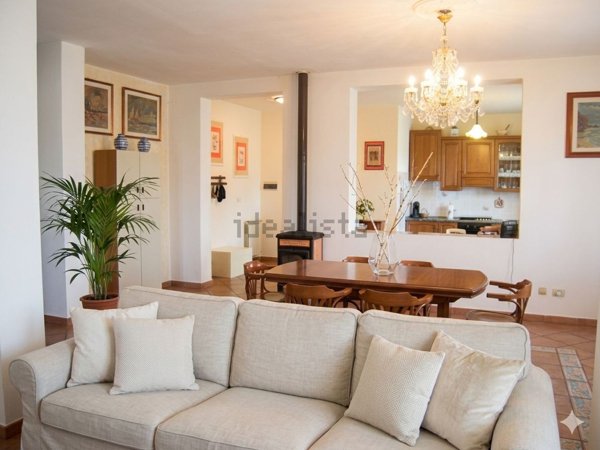 casa indipendente in vendita a Riccò del Golfo di Spezia