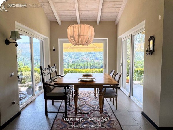 casa indipendente in vendita a Riccò del Golfo di Spezia