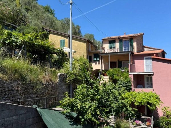 casa indipendente in vendita a Riccò del Golfo di Spezia in zona Quaratica