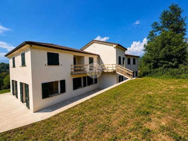 appartamento in vendita a Riccò del Golfo di Spezia