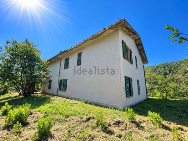 casa indipendente in vendita a Riccò del Golfo di Spezia
