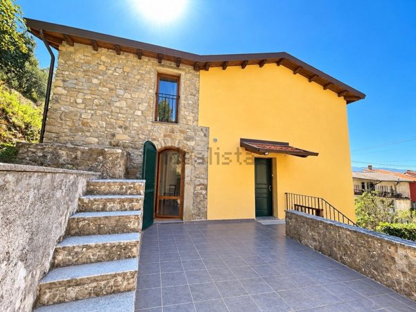 casa indipendente in vendita a Riccò del Golfo di Spezia in zona Polverara