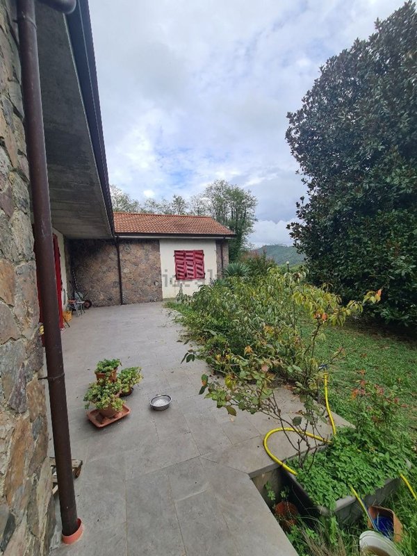 casa indipendente in vendita a Riccò del Golfo di Spezia