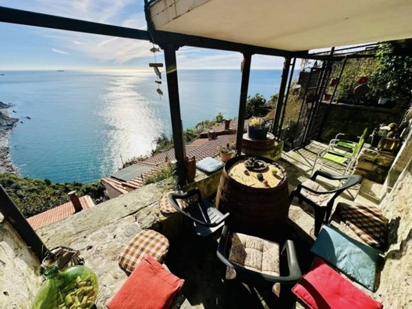 casa indipendente in vendita a Riomaggiore