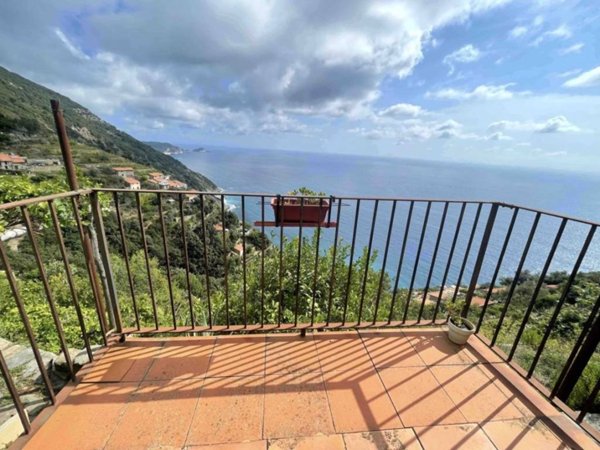 casa indipendente in vendita a Riomaggiore