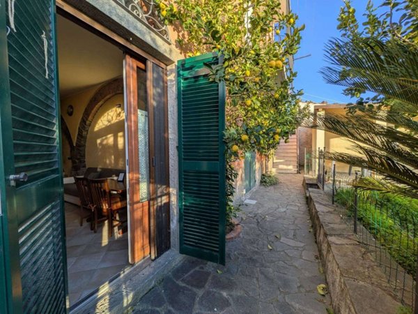 appartamento in vendita a Riomaggiore in zona Volastra