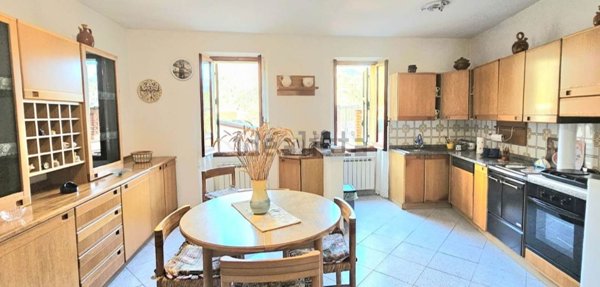 esavano in vendita a Riomaggiore in zona Volastra