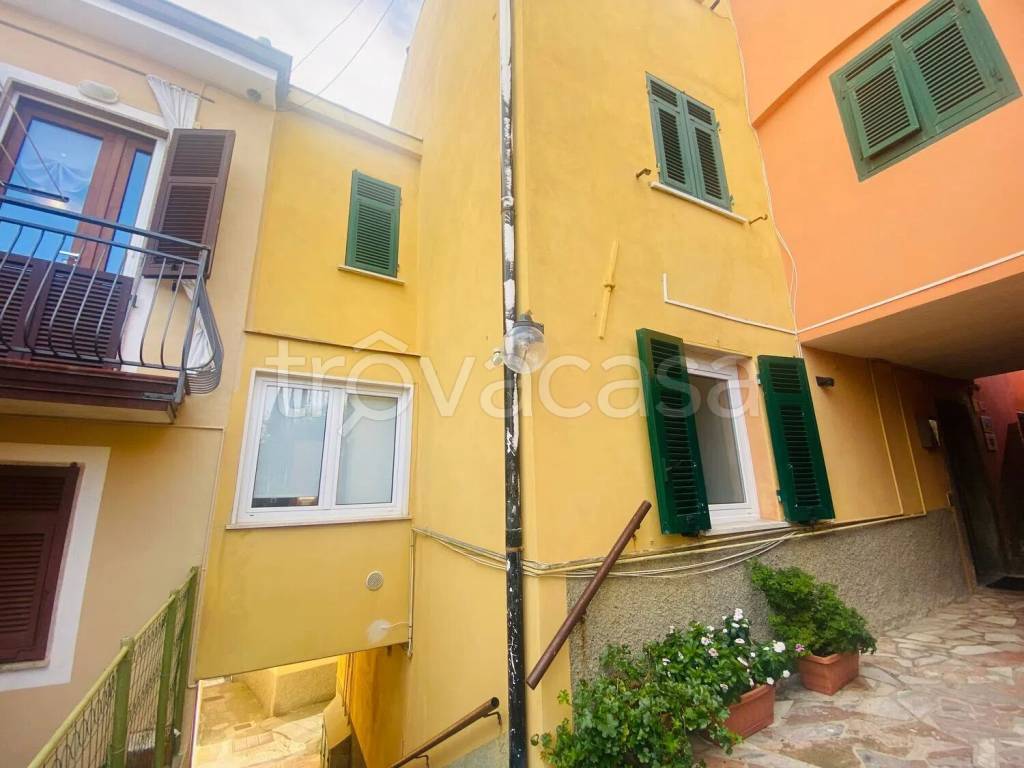 appartamento in vendita a Riomaggiore in zona Manarola