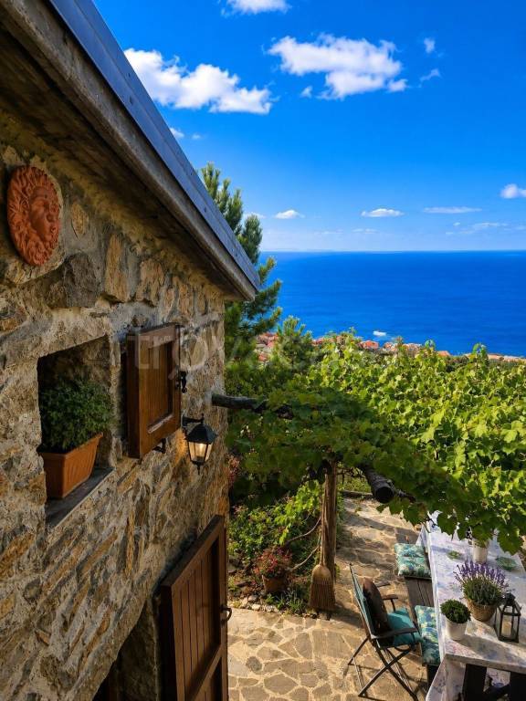 appartamento in vendita a Riomaggiore in zona Volastra