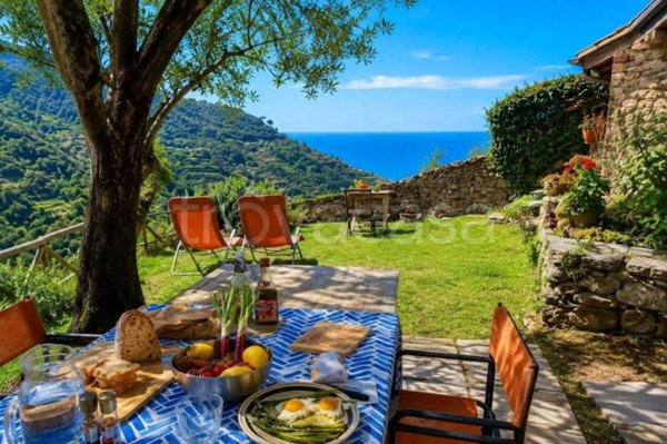 casa indipendente in vendita a Riomaggiore