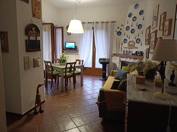 appartamento in vendita a Rocchetta di Vara in zona Suvero