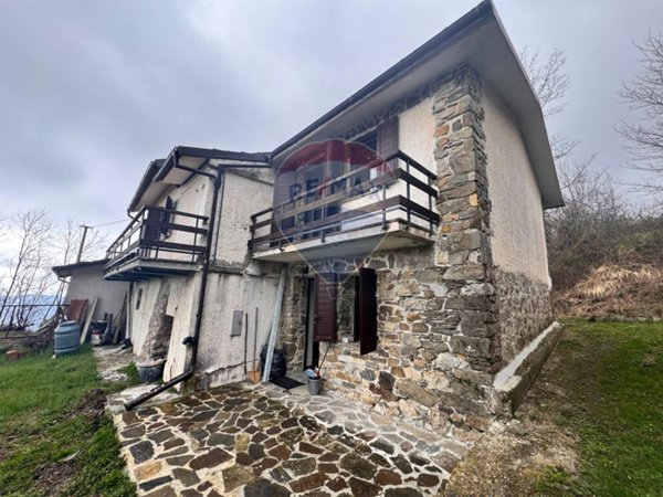 casa indipendente in vendita a Rocchetta di Vara
