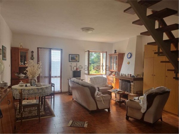 casa indipendente in vendita a Rocchetta di Vara