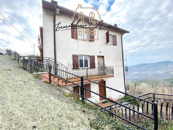 appartamento in vendita a Rocchetta di Vara in zona Suvero