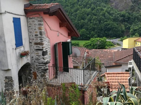 appartamento in vendita a Rocchetta di Vara