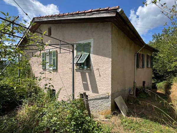 casa indipendente in vendita a Rocchetta di Vara